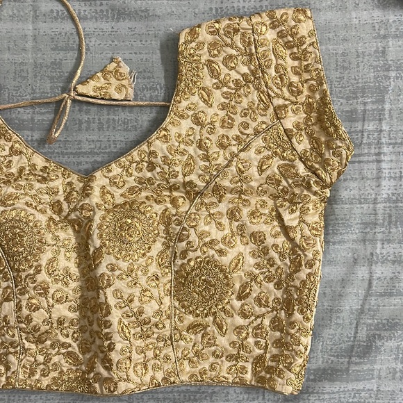 Party wear blouse - Picture 4 of 7